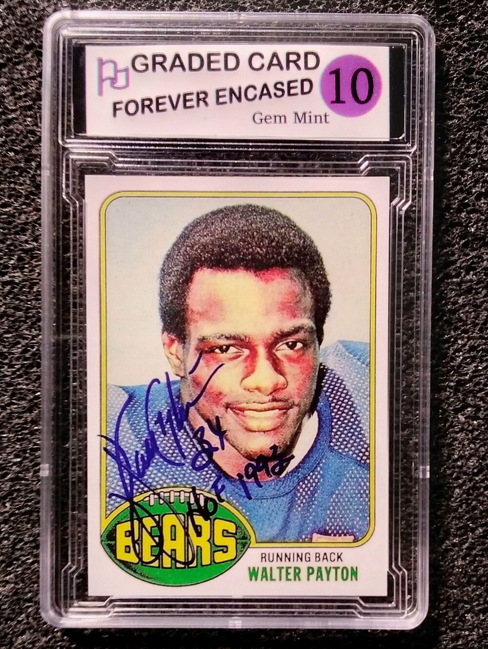 Walter Payton Chicago Bears HOF Autograph Football Rookie Card.